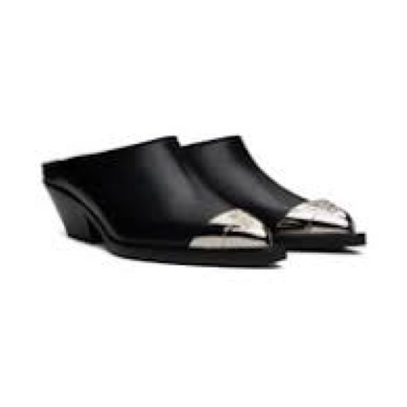 Givenchy

Western Mules In Leather Elegant Black and Silver Women's  NIB 9.5 - Picture 1 of 9
